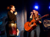 Nora-Lotz-mit-Moderatorin-Annie-Heger-bei-Plattsounds-2021-4
