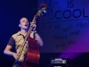 Die Band 777 performt ihren Song