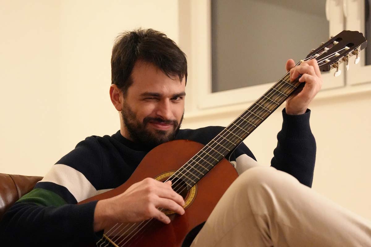 Ein Portraitfoto des Musikers Martin Lauló